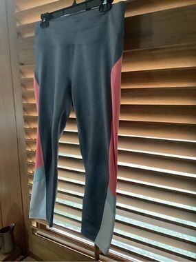 Athleta Gray Yoga Pants Capri Athletic Leggings Pink Turquoise Coral side Panels